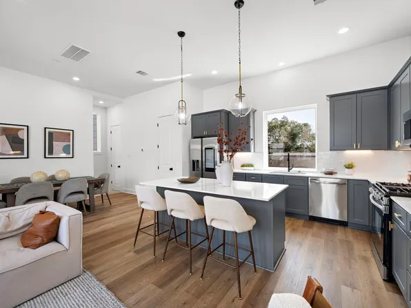 835 Elkhart St #E, Houston, TX 77091