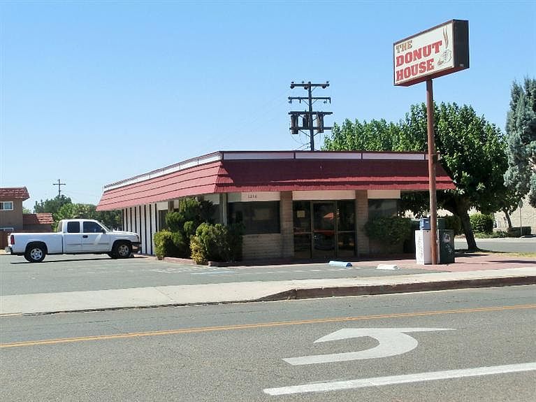 1st image of 1216 W Olive Ave