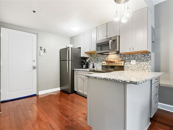 3rd image of 1205 Saint Charles Ave APT 311