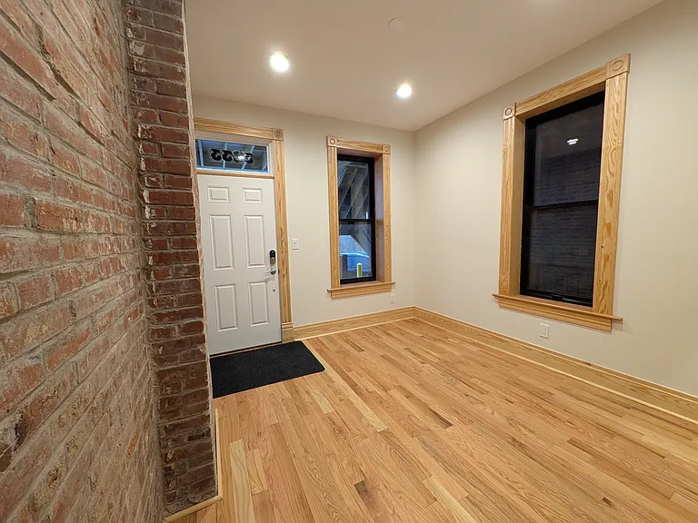 3233 Morganford Rd — Photo 33