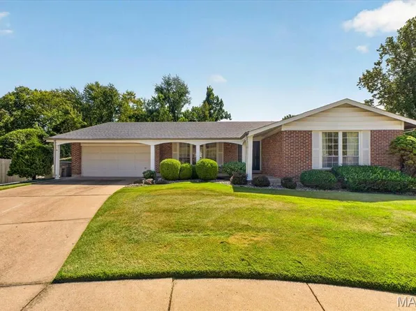 3616 Viembra Dr, Florissant, MO 63034