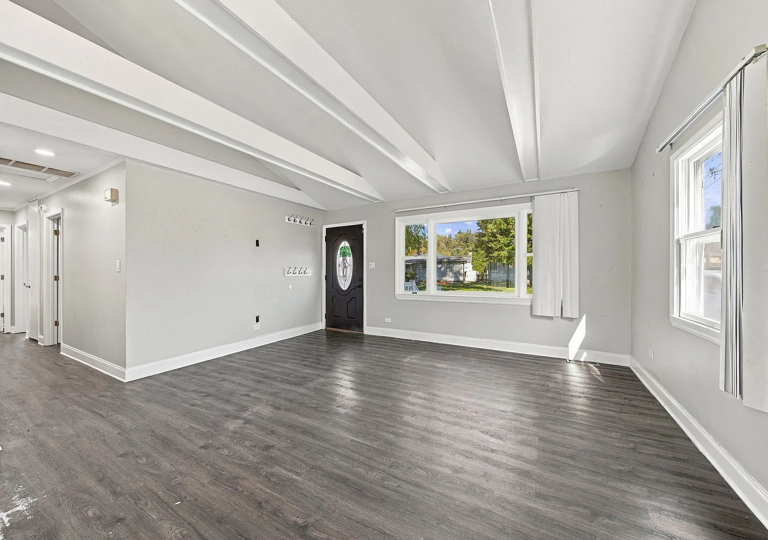 3 bed, 1.5 bath, 1550 sqft, $2,600 — Photo 4