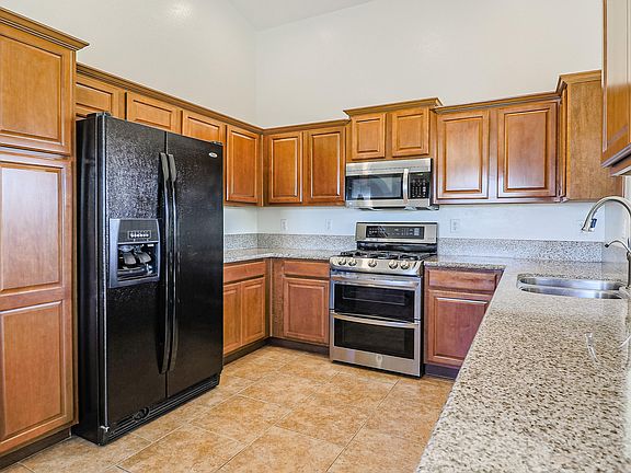 5th image of 29875 W Clarendon Ave