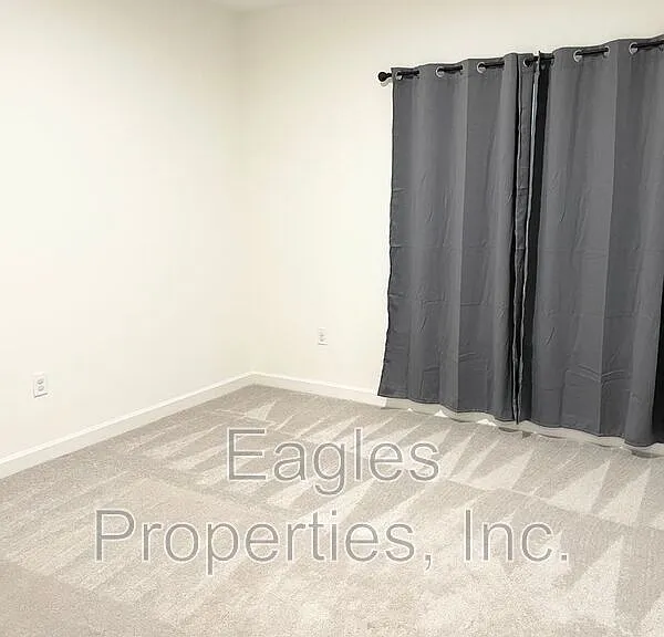 300 Creeks Edge — Photo 16