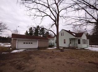 11921 Homestead Rd, Beulah, MI 49617