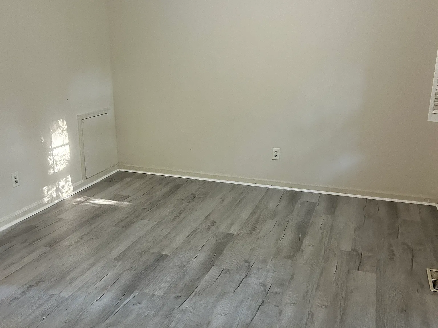 3 bed, 1188 sqft, $2,100 — Photo 3