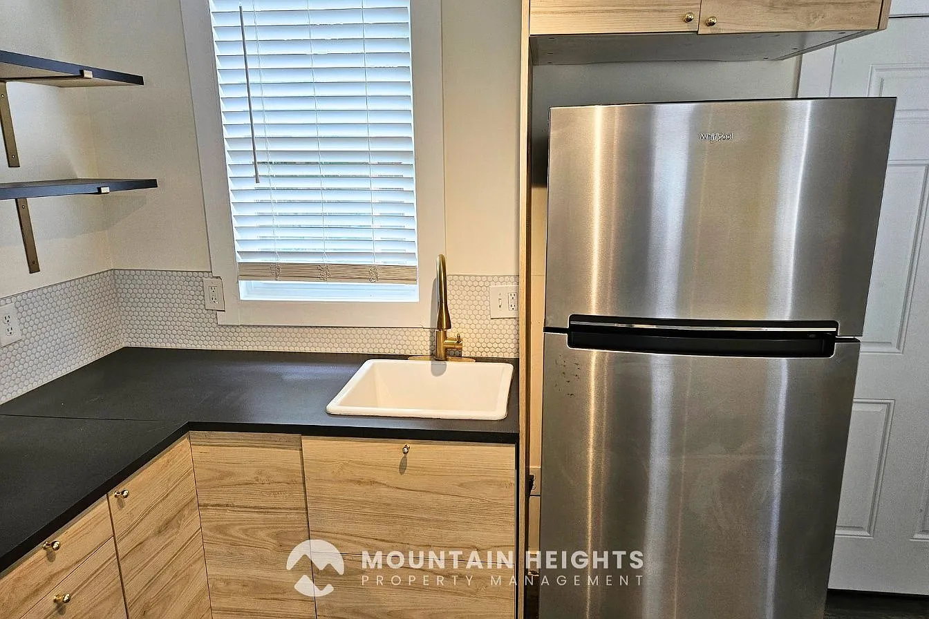 1 bed, 1.0 bath, 450 sqft, $1,400 — Photo 4