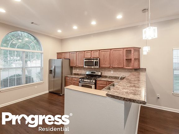 5th image of 7313 Fox Creek Dr