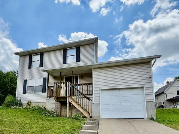 501 Flamos Cir NE, Canton, OH 44704