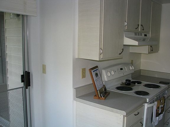 5th image of 4641 W Lake Sammamish Pkwy SE APT F206