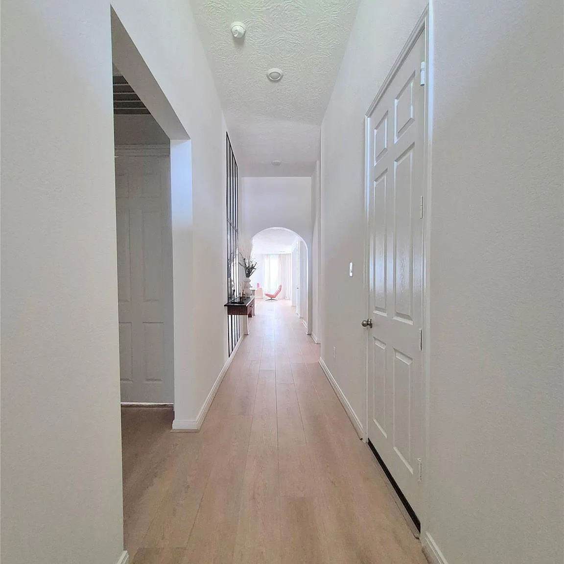 3 bed, 2.0 bath, 1947 sqft, $1,950 — Photo 3