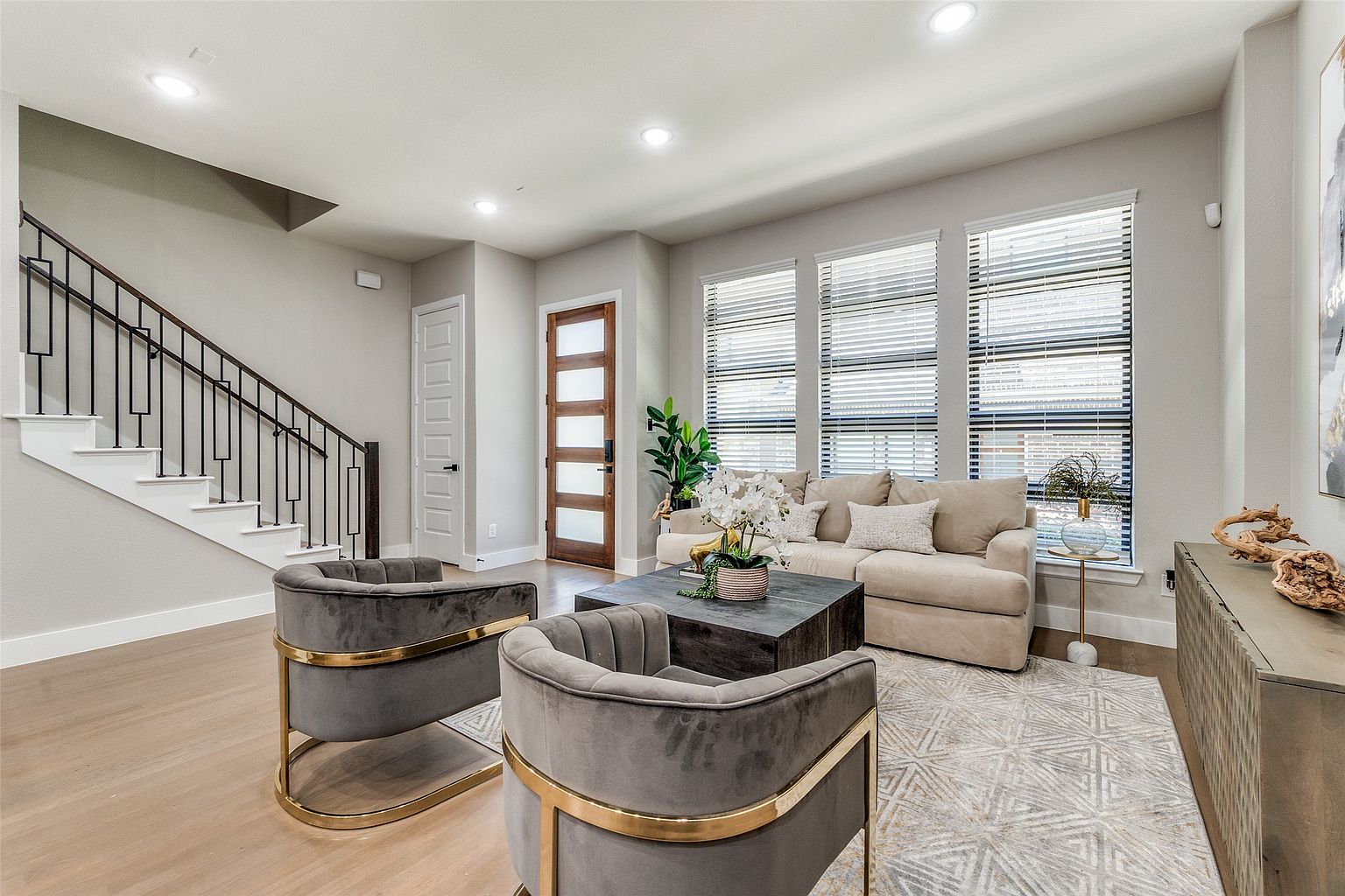 Property in a prime location with modern interiors
