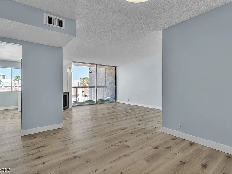 725 N Royal Crest Cir #237 — Photo 7