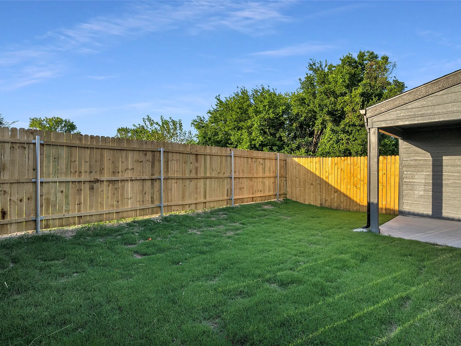 3 bed, 2.0 bath, 1254 sqft, $1,595 — Photo 3