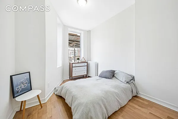 Rented by Compass | media 49