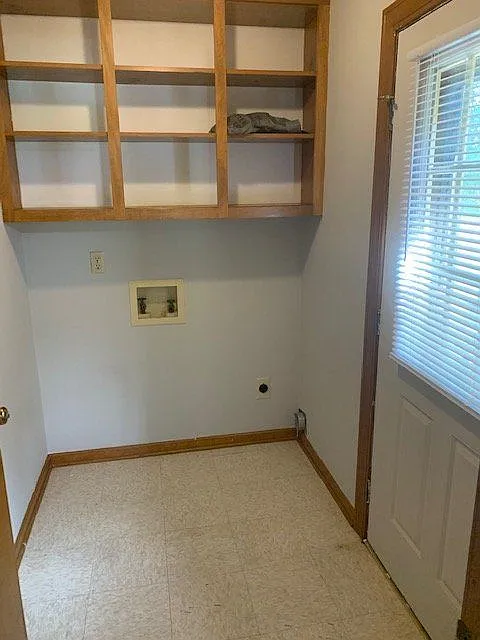 2 bed, 1.0 bath, 941 sqft, $1,200 — Photo 3