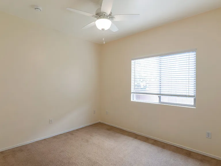 1595 W Gleaming Moon Ln — Photo 9