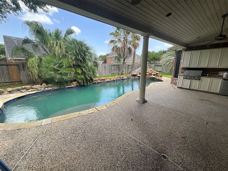 1st image of 8322 Castle Pond Ct