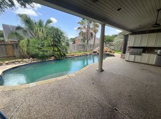 8322 Castle Pond Ct, Houston, TX 77095