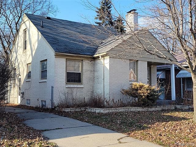 2nd image of 7765 Rosemont Ave