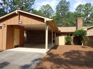 538 Sandalwood Dr, Southern Pines, NC 28387