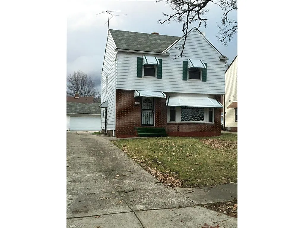 16715 Stockbridge Ave photo 1