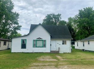 312 E Adams St, Paris, IL 61944