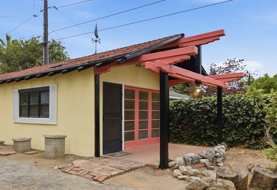 1st image of 607 1/2 Hacienda Dr #A