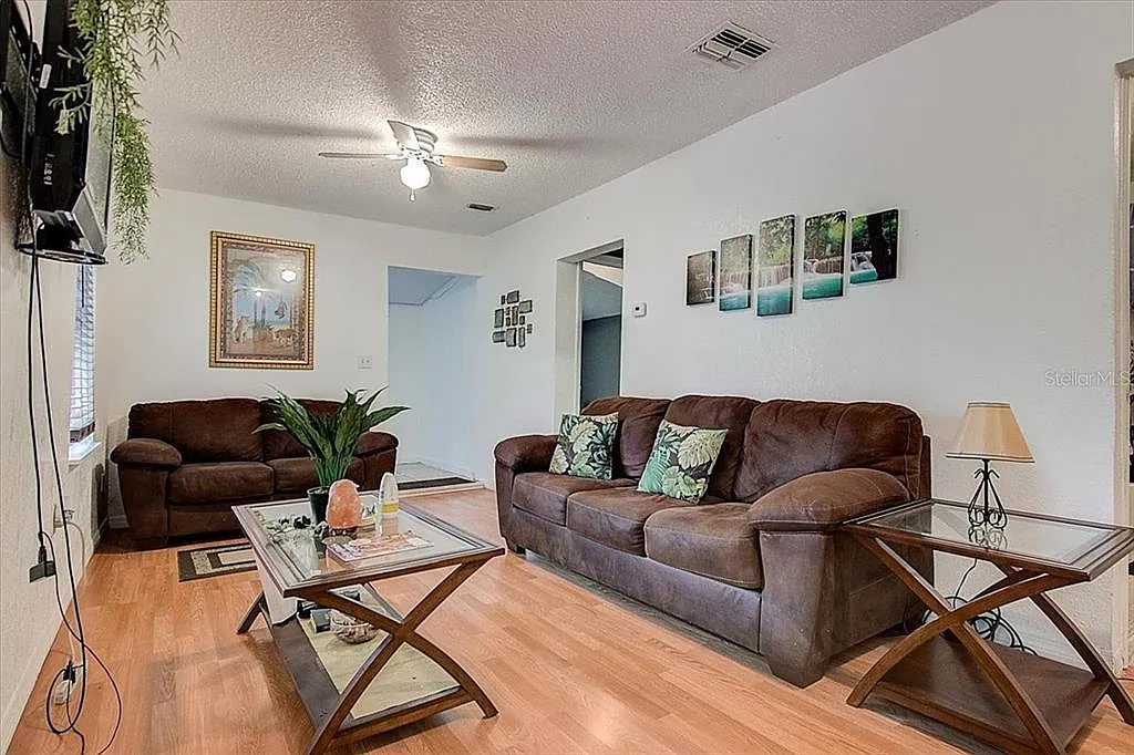 3 bed, 1100 sqft, $1,750 — Photo 3