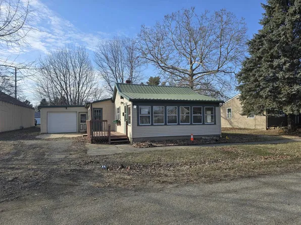 204 N Pecatonica St, Winnebago, IL 61088