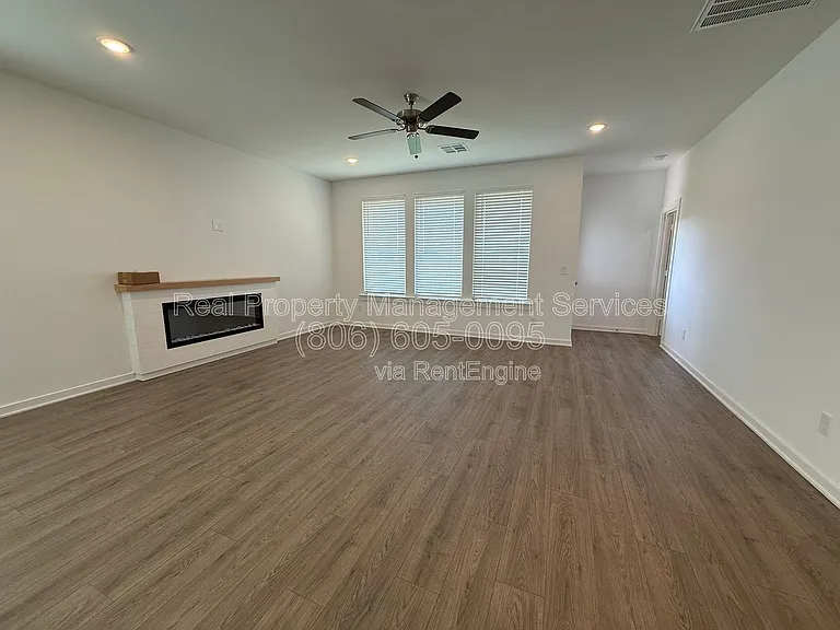 2925 138th Pl — Photo 2
