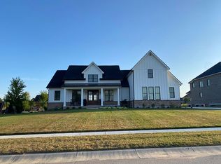 963 Wild Horse Dr, Dayton, OH 45458