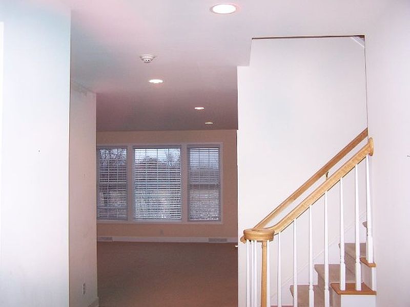 3rd image of 25 OUTLOOK Drive