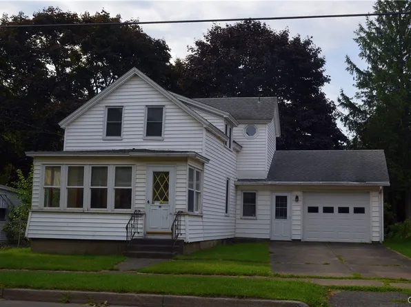 66 Mitchell St, Oswego, NY 13126