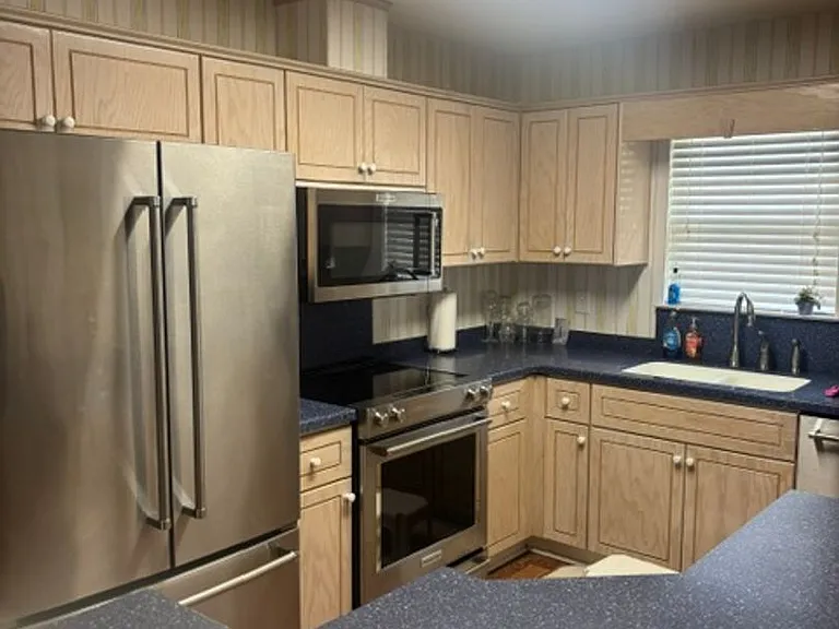 1014 Grasmere Dr — Photo 6