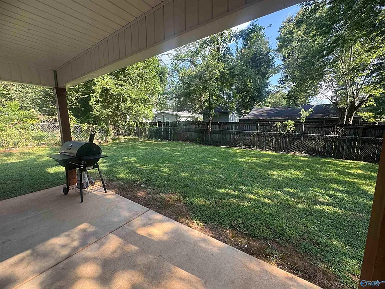 2117 Atkins Dr — Photo 20
