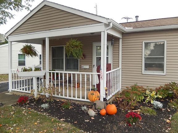 2nd image of 405 Hillview Dr