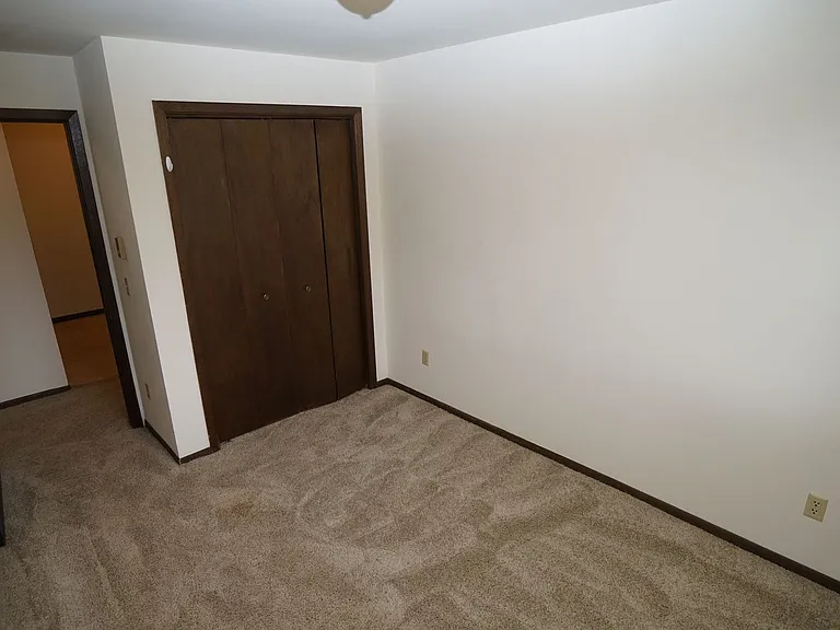 129-137 E Richards Rd — Photo 15