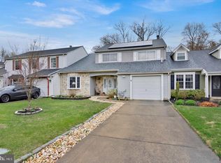 8 Sandpiper Dr, Voorhees, NJ 08043