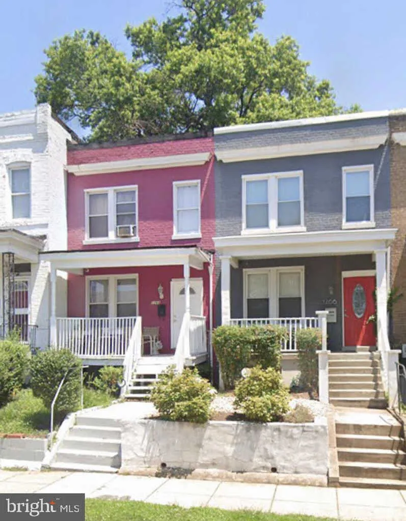 1264 Neal St NE photo 1