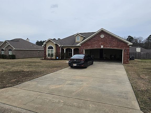 3rd image of 808 Sunnyside Ln