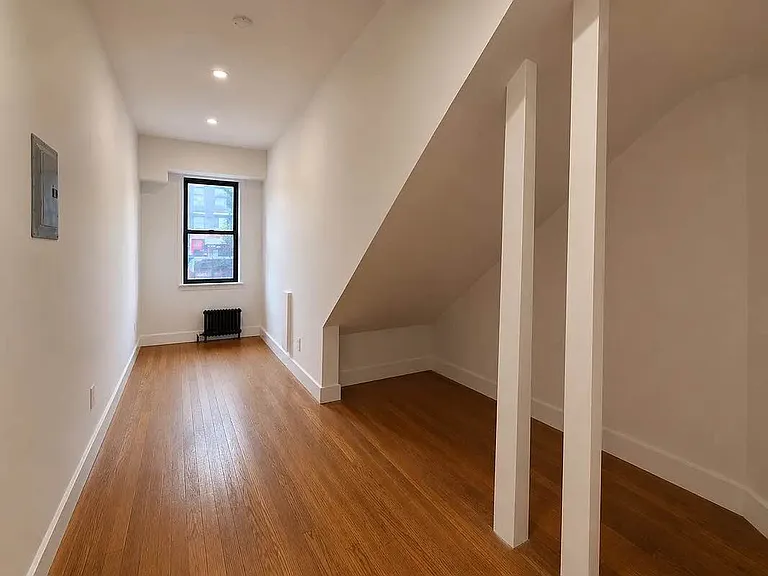 779 4th Ave #1 — Photo 7