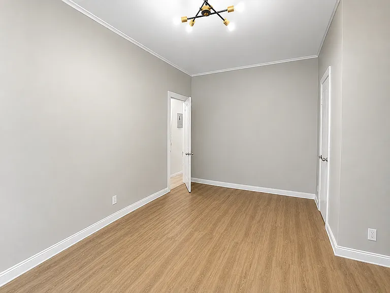 200 Utica Ave #3 — Photo 8