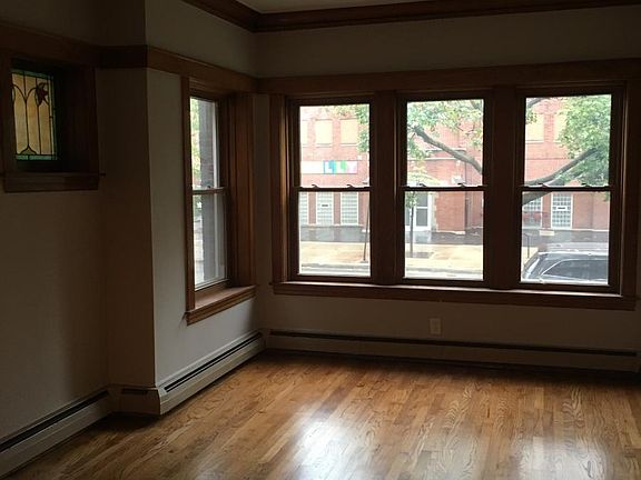 4th image of 3429 N Monticello Ave #2