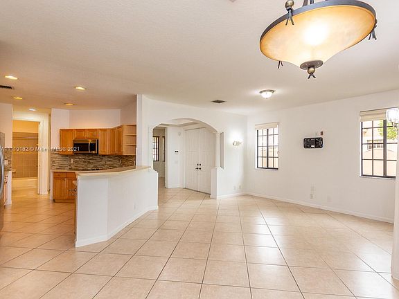 4th image of 2677 Center Court Dr #111