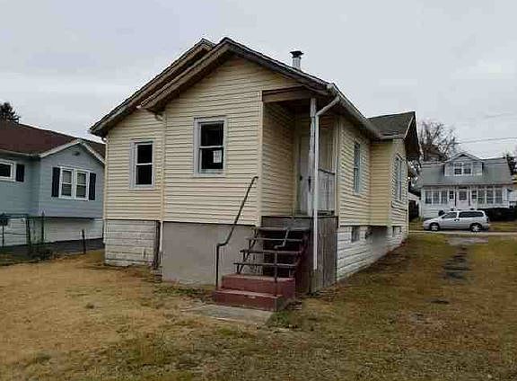 2nd image of 208 Lorewood Ave