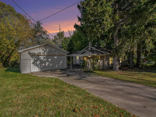 1005 E Front St, Buchanan, MI 49107