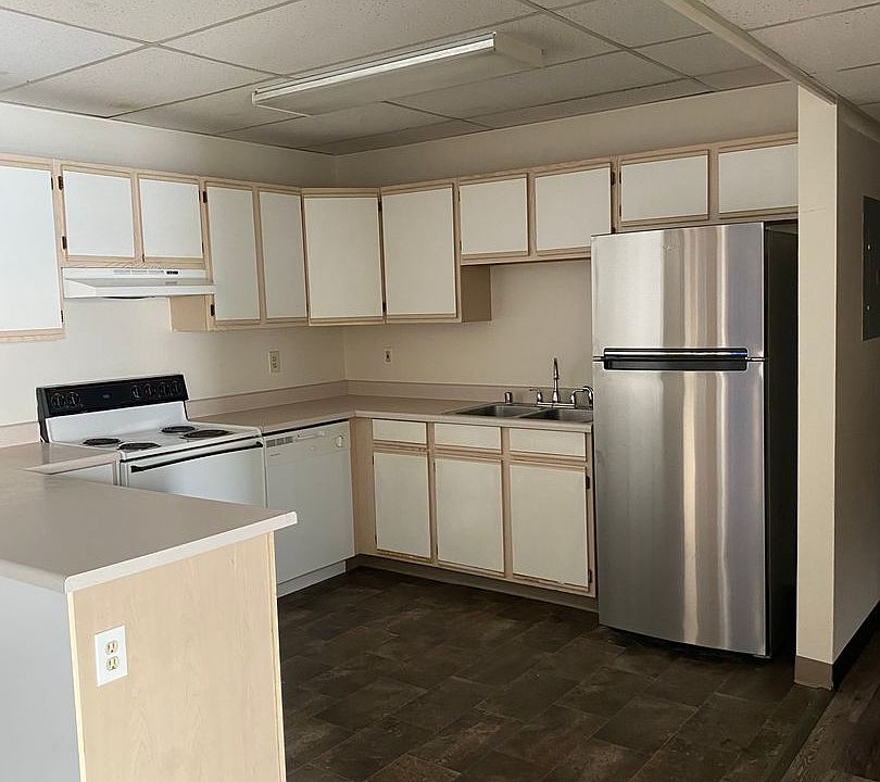 2nd image of 1601-1605 23rd St S #21