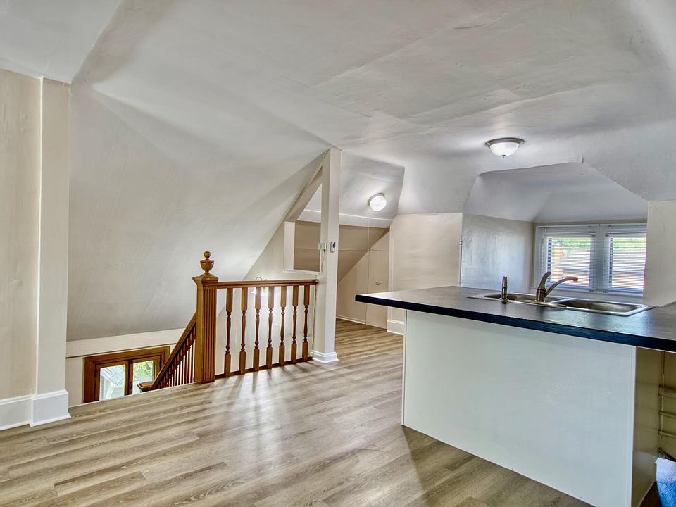 1st image of 1133 N Corona St #33