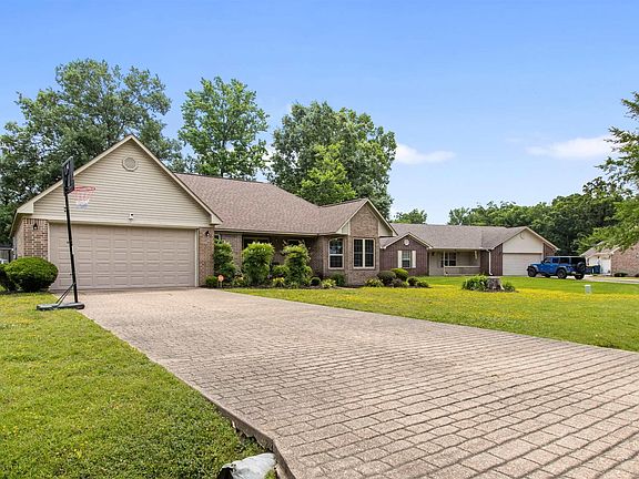 3rd image of 15 Dale Ct